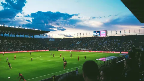 孙铭徽获全明星首发席位，顶替郭艾伦；贺希宁加入替补阵容